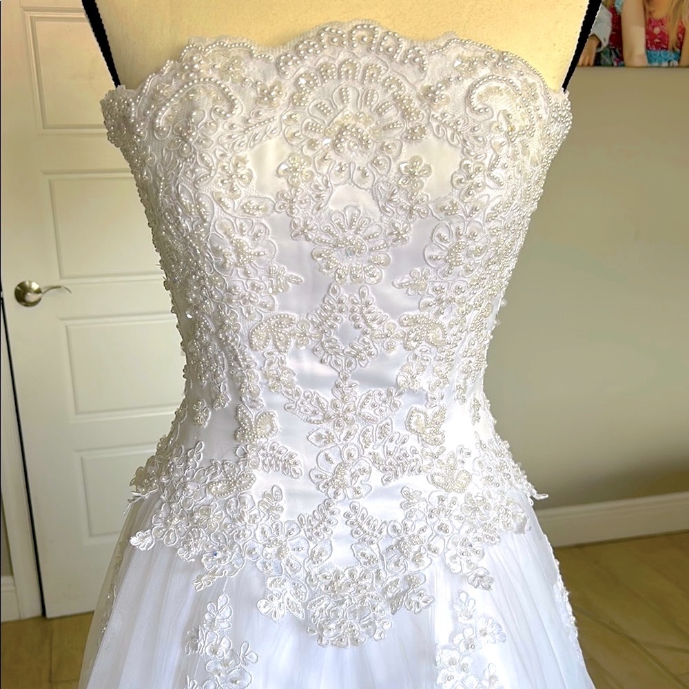 MAKE OFFER Oleg Cassini Strapless David’s Bridal White Wedding Dress - Picture 2 of 16